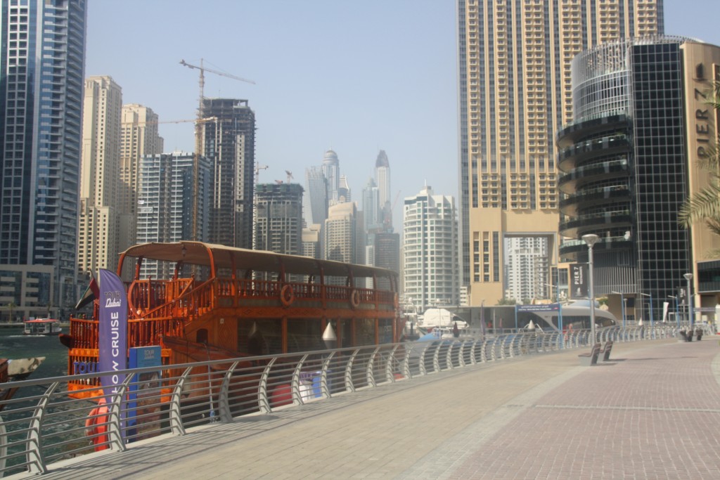Ausflug nach Dubai City - Burj Khalifa und eine Marina Bootstour