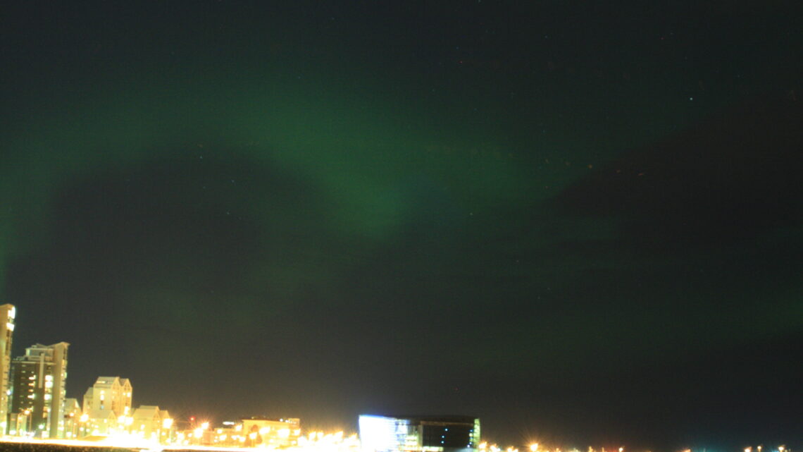 Nordlichtjagd in Reykjavik auf eigene Faust