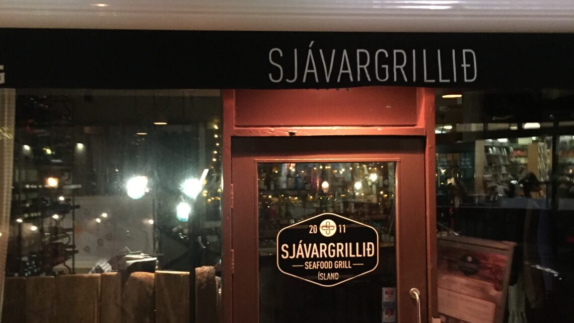 Sjavargrillid, svarta kaffi und die Dillon Bar – Essen und Trinken in Reykjavik