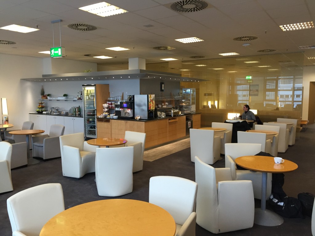 AirFrance/KLM Lounge Frankfurt Flughafen Terminal 2 Island16 330