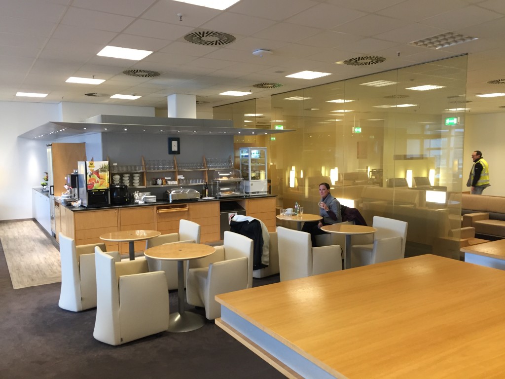 AirFrance/KLM Lounge Frankfurt Flughafen Terminal 2 Island16 332
