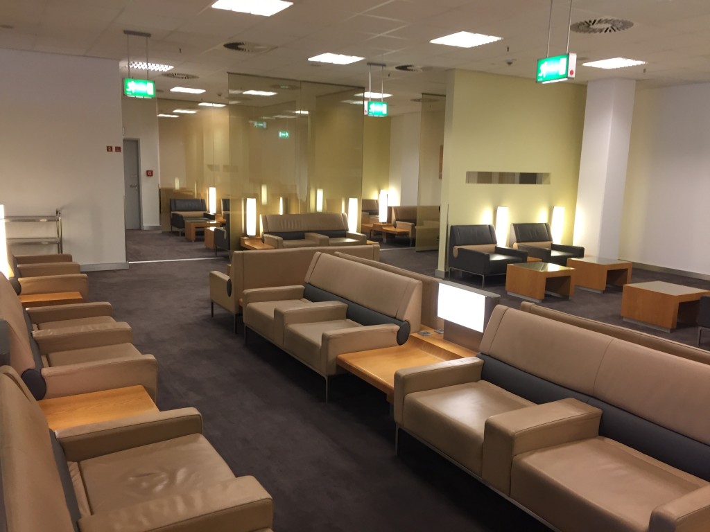 AirFrance/KLM Lounge Frankfurt Flughafen Terminal 2 Island16 338