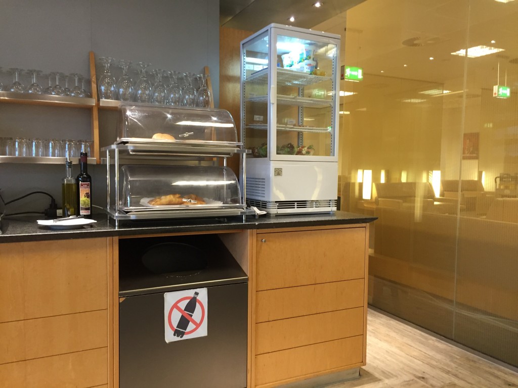 AirFrance/KLM Lounge Frankfurt Flughafen Terminal 2 Island16 341