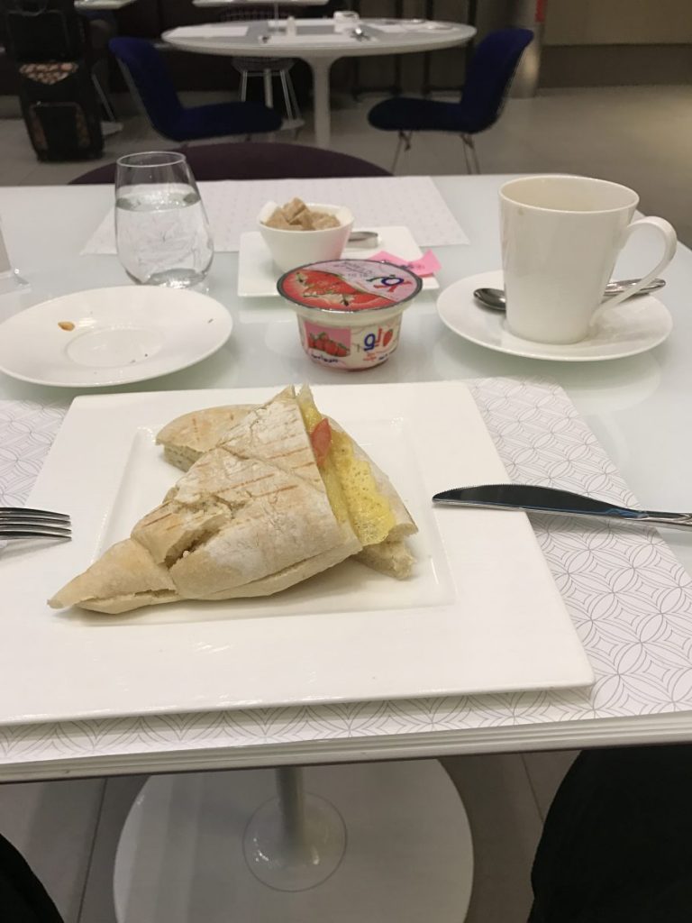Al Mourjan Business Class Lounge von Qatar Airways img_0708