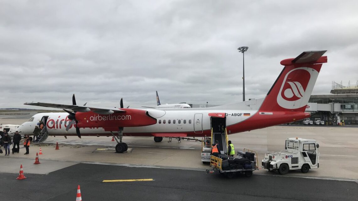 Eurowings Dash 8-Q400 von Düsseldorf nach Paris