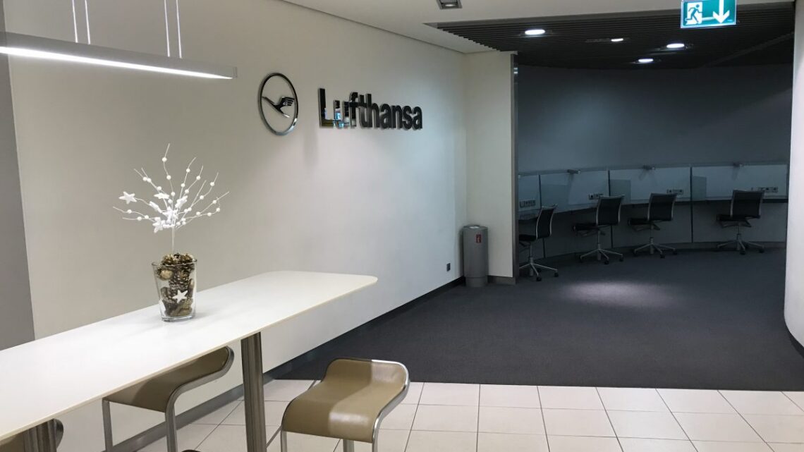 Lufthansa Business Lounge in Paris Terminal 1