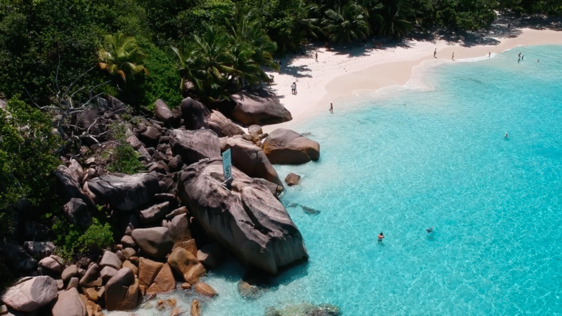 Seychellen Anse Lazio Traumstrand auf Praslin