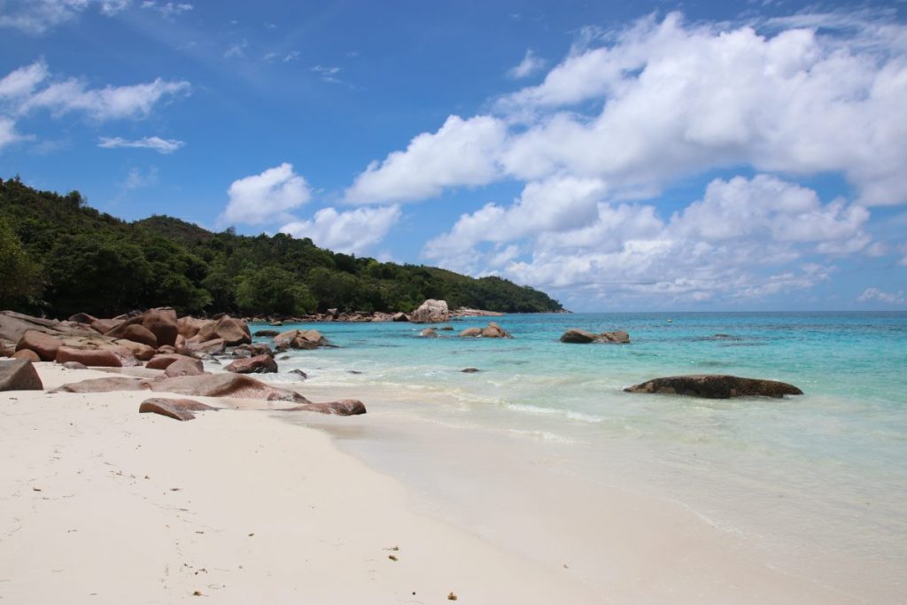 Seychellen Anse Lazio Traumstrand auf Praslin