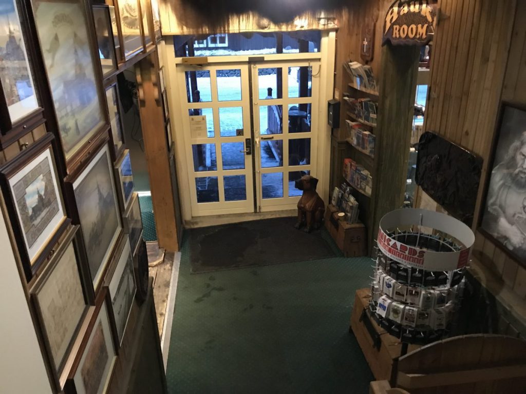 Hotel Viking Island und Essen wie die Wikinger im Fjörukráin Hotel Viking Lobby