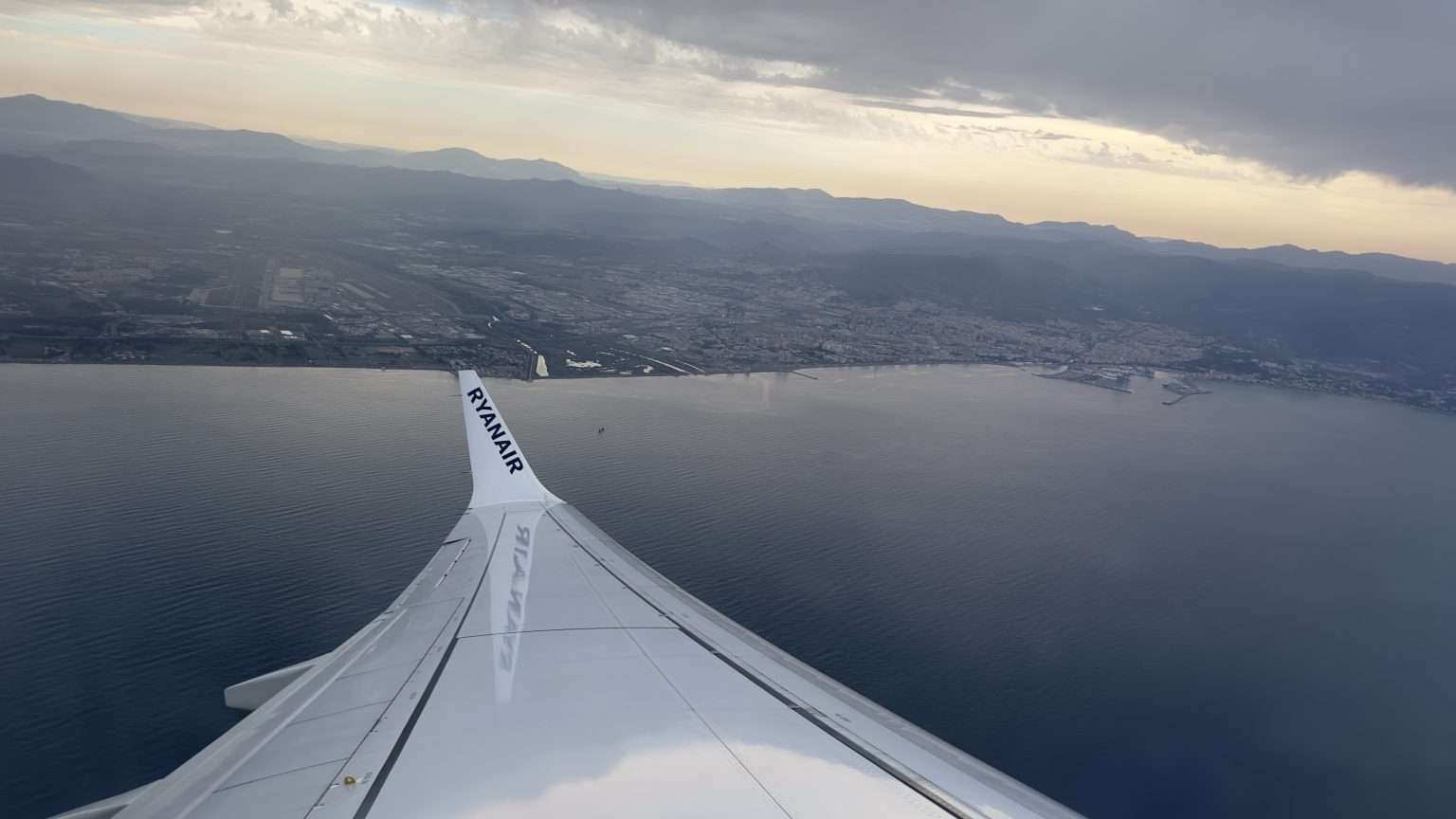 Ryanair 737 Max von Malaga nach Köln | hometravelz