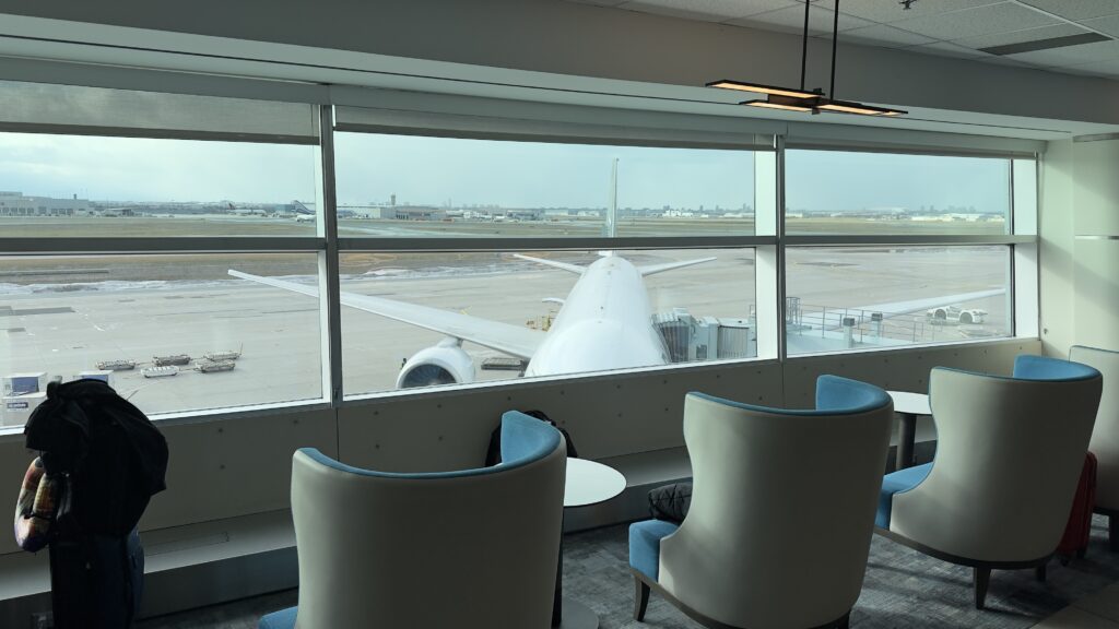 KLM Crown Lounge Toronto Pearson Airport – Erfahrungen & Bilder KLM Crown Lounge Toronto Pearson Airport