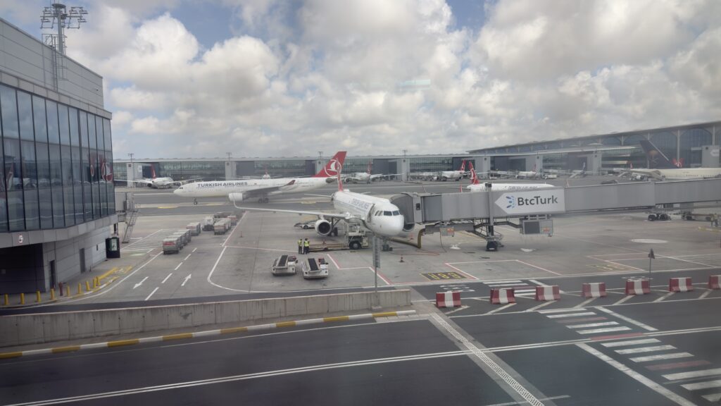 Turkish Airlines von Astana nach Istanbul im A330 und weiter nach Köln Turkish Airlines A321