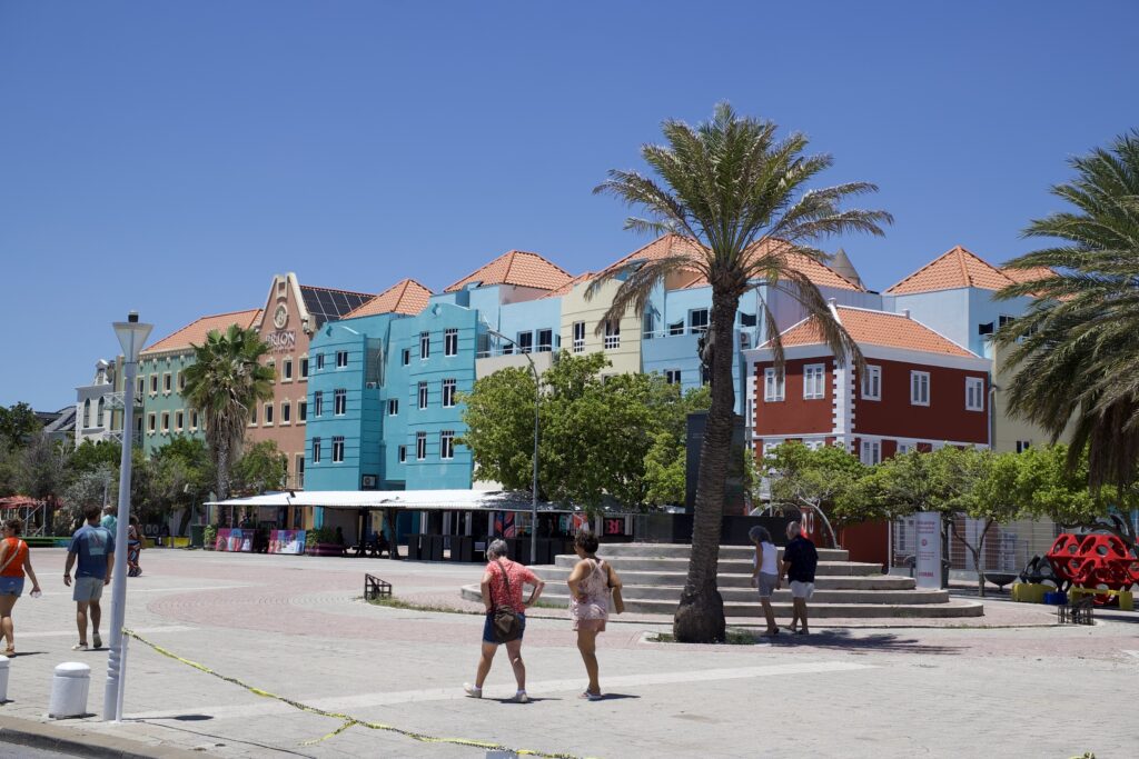 Curaçao Reise - Ausflüge & Reisetipps Curacao Brión Square